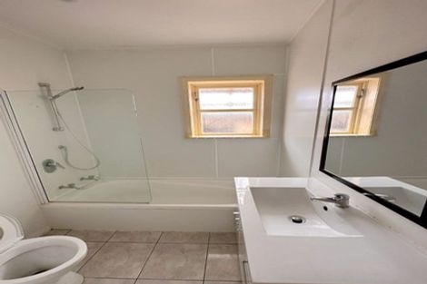 Photo of property in 31 Queensway, Three Kings, Auckland, 1024