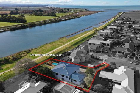 Photo of property in 83 Ferry Road, Clive, 4102