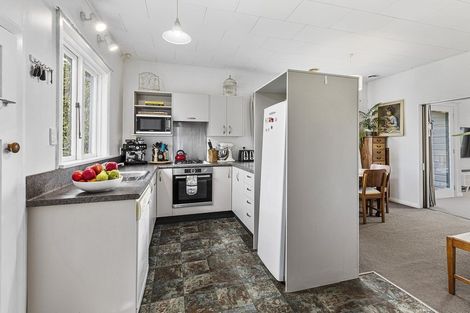 Photo of property in 11 Creswick Terrace, Northland, Wellington, 6012