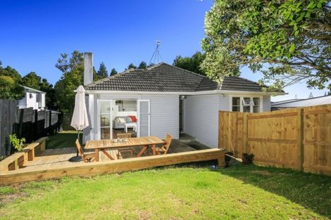 Photo of property in 50 Pupuke Road, Hillcrest, Auckland, 0627
