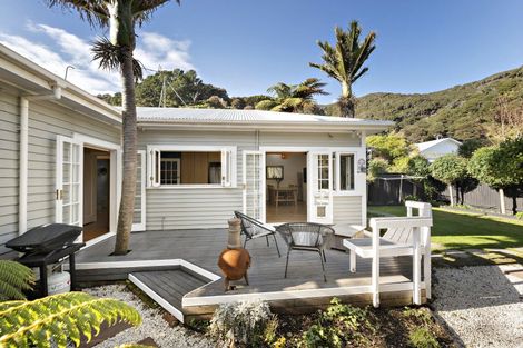 Photo of property in 3 Ngaio Street, Eastbourne, Lower Hutt, 5013