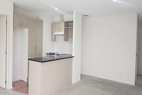 Photo of property in 52 Woodbank Drive, Glen Eden, Auckland, 0602