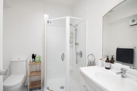 Photo of property in 13/18 Parr Terrace, Castor Bay, Auckland, 0620