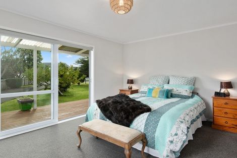 Photo of property in 12 Waimanu Place, Point Wells, Warkworth, 0986