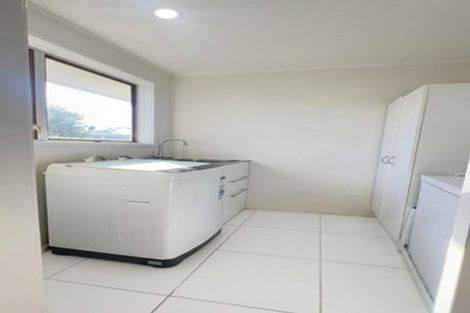 Photo of property in 2 Gambare Place, Wattle Downs, Auckland, 2103