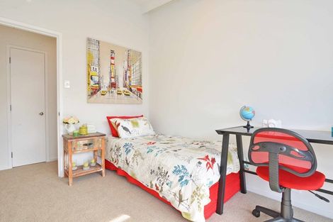 Photo of property in 1/47 Farquhar Road, Glendene, Auckland, 0602