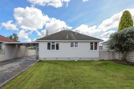Photo of property in 7 Bristol Crescent, Roslyn, Palmerston North, 4414