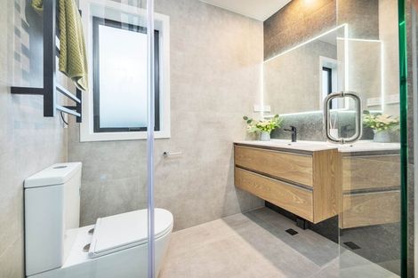 Photo of property in 3/258 Lake Road, Hauraki, Auckland, 0622