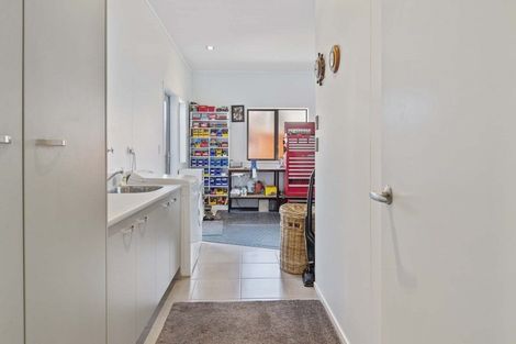 Photo of property in 5 Redhaven Place, Bethlehem, Tauranga, 3110