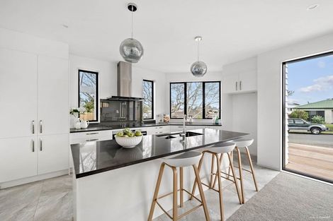 Photo of property in 20a Parramatta Place, Botany Downs, Auckland, 2010