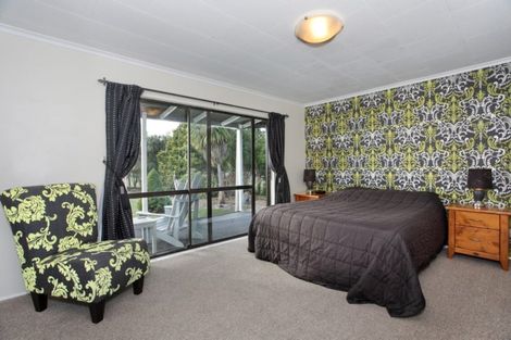 Photo of property in 146 Parewanui Road, Bulls, 4894