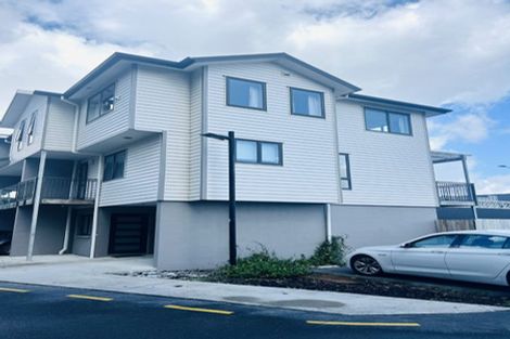 Photo of property in 1 Lilac Lane, Oteha, Auckland, 0632