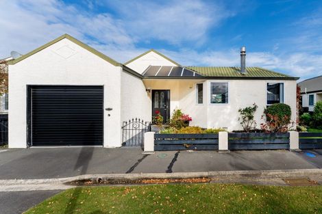 Photo of property in 2 Kings Avenue, South Dunedin, Dunedin, 9012