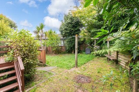 Photo of property in 3 Sasanqua Way, Crofton Downs, Wellington, 6035