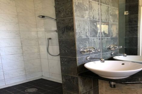 Photo of property in 264 State Highway 16, Kumeu, 0892