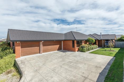 Photo of property in 15 Trump Place, Kelvin Grove, Palmerston North, 4414