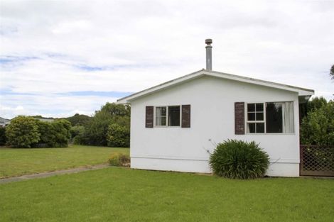 Photo of property in 68 Clifden Highway, Tuatapere, 9691