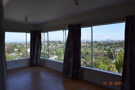 Photo of property in 5 Monarch Avenue, Hillcrest, Auckland, 0627