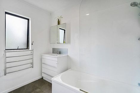 Photo of property in 126 Moire Road, West Harbour, Auckland, 0618