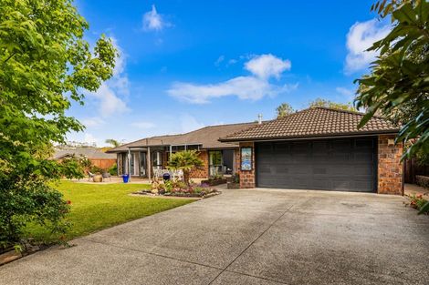 Photo of property in 10 Grassfield Place, Waimauku, 0812