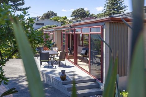 Photo of property in 2/33 Beach Road, Paekakariki, 5034