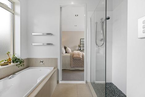 Photo of property in 68 Willowview Drive, Redwood, Christchurch, 8051