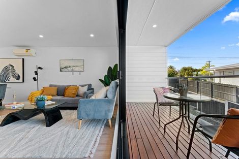 Photo of property in 6/18 Sylvan Crescent, Te Atatu South, Auckland, 0610