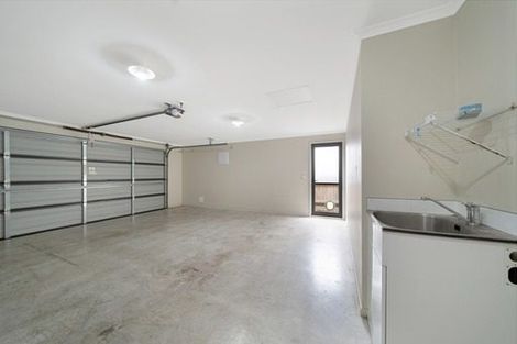 Photo of property in 2 Renata Crescent, Te Atatu Peninsula, Auckland, 0610