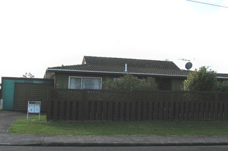 Photo of property in 2/1a Amberley Avenue, Te Atatu South, Auckland, 0610
