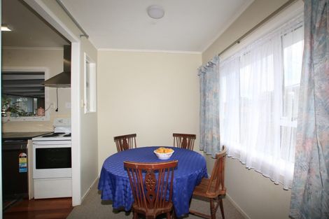 Photo of property in 5 Amberley Avenue, Te Atatu South, Auckland, 0610