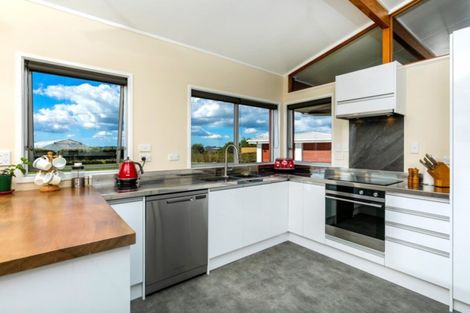 Photo of property in 117 Mahana Road, Waimauku, 0881