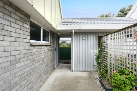 Photo of property in 2/102 Terrace Road, Parkvale, Hastings, 4122