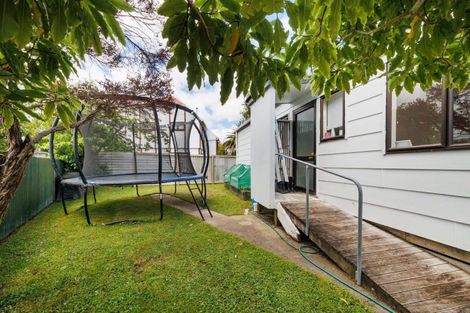 Photo of property in 27 Newton Place, Westbrook, Palmerston North, 4412