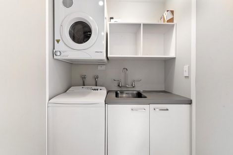 Photo of property in 96 Hill Street, Thorndon, Wellington, 6011