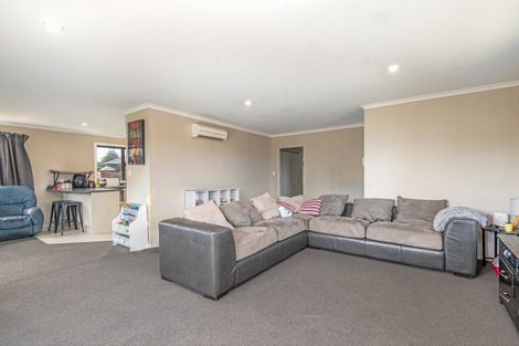 Photo of property in 2 Angelina Way, Kelvin Grove, Palmerston North, 4414