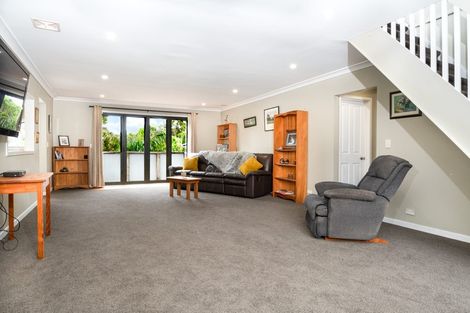 Photo of property in 36 Turanga Road, Henderson Valley, Auckland, 0612