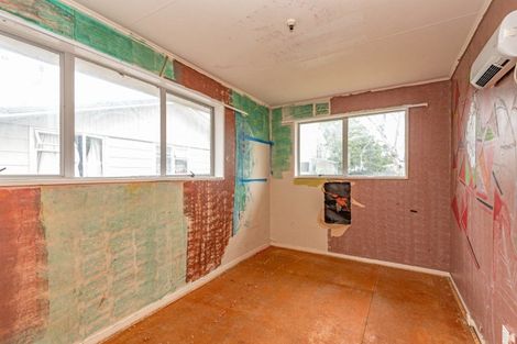 Photo of property in 46 Halswell Crescent, Westbrook, Palmerston North, 4412