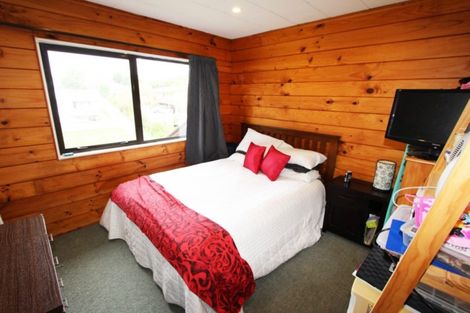 Photo of property in 38 Jackson Terrace, Ranui, Porirua, 5024