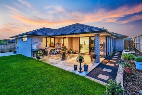 Photo of property in 18 Leathem Crescent, Pokeno, 2402