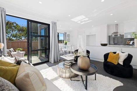 Photo of property in 53a Sunderlands Road, Half Moon Bay, Auckland, 2012