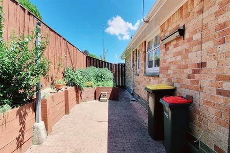 Photo of property in 1a Sutton Crescent, Papatoetoe, Auckland, 2025