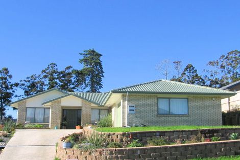 Photo of property in 11 Chelmsley Avenue, Henderson, Auckland, 0612