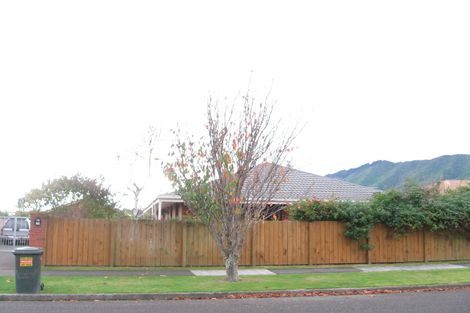 Photo of property in 16 Andrew Street, Waikanae, 5036