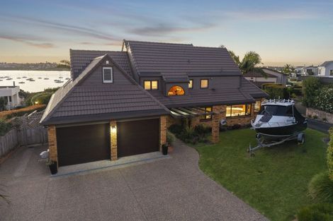 Photo of property in 23 Clyside Avenue, Half Moon Bay, Auckland, 2012