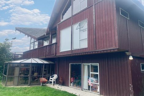 Photo of property in 7 Mayfair Place, Tawa, Wellington, 5028