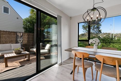 Photo of property in 4 William Bayes Place, Red Beach, 0932