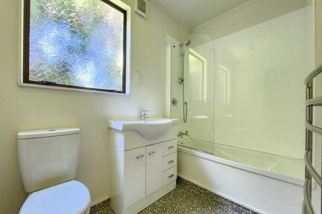 Photo of property in 43b Thatcher Crescent, Crofton Downs, Wellington, 6035