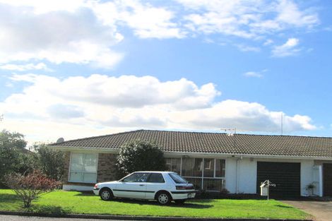 Photo of property in 2/1 Jennifer Place, Papatoetoe, Auckland, 2025