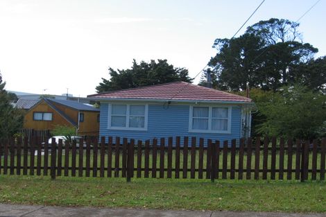 Photo of property in 17 Longburn Road, Henderson, Auckland, 0610