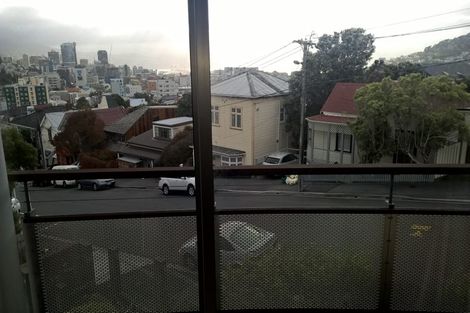 Photo of property in 74 Nairn Street, Mount Cook, Wellington, 6011